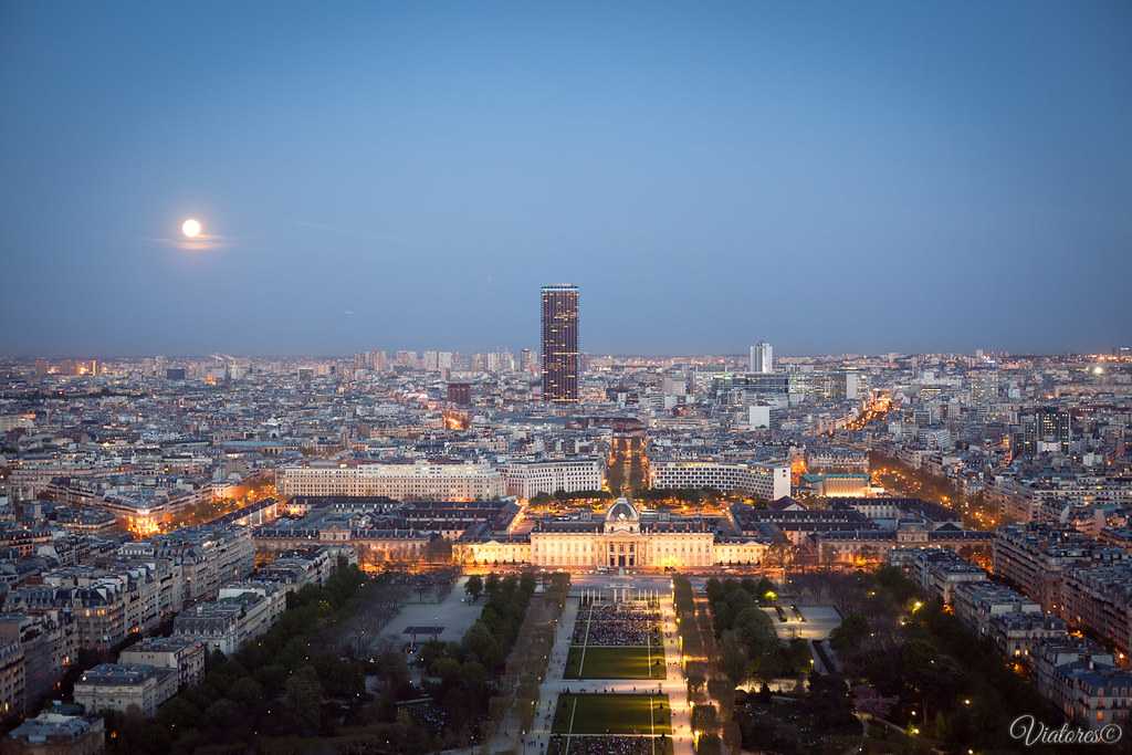 Paris montparnasse. Башня Монпарнас в Париже (Франция). Башня Мун Парнас в Париже. Башня Монпарнас смотровая. Вид с башни Монпарнас в Париже.