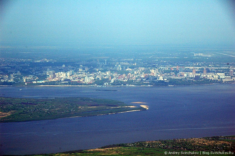Хабаровск стоит на реке. Река Амур Хабаровск. Хабаровск река Амур берег. Панорама Хабаровск река Амур. Река Амур Комсомольск на Амуре.