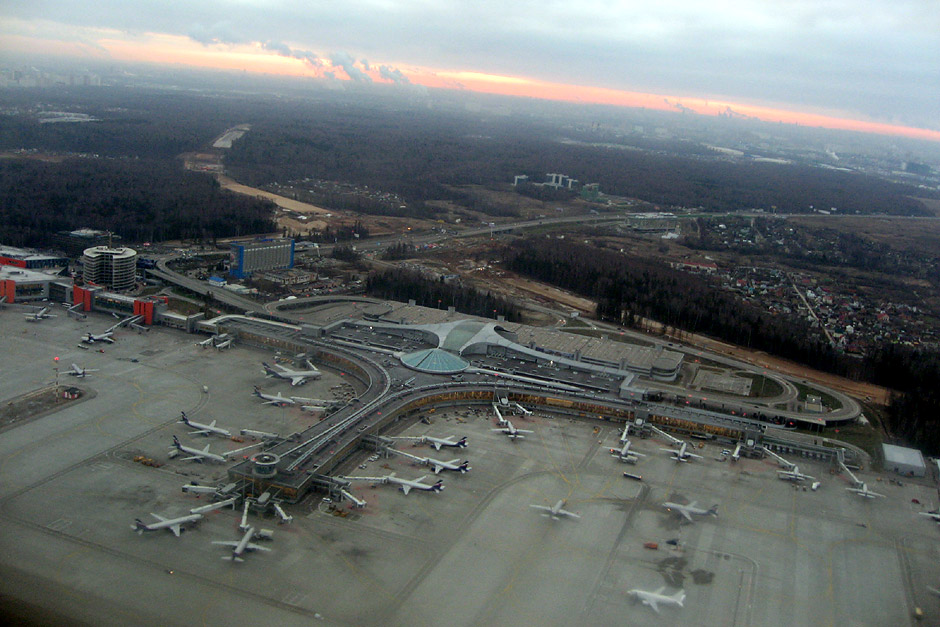 Москва восточный аэропорт шереметьево. Шереметьево терминал д. Москва аэропорт Шереметьево терминал d. Шереметьево вторая ВПП. Аэропорт Шереметьево терминал в.
