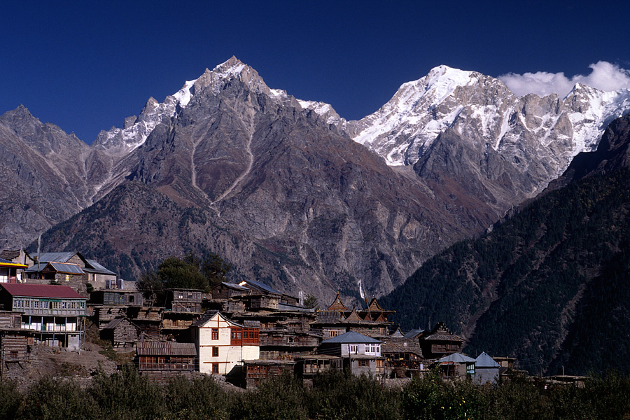 Гималаи в какой части. Гималаи Индия. Манали Гималаи. Гора Шимла Гималаи. Гималаи и Индостан.