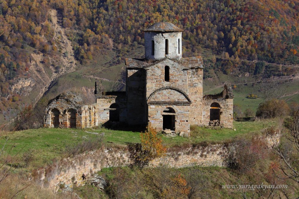 Сентинский храм Домбай