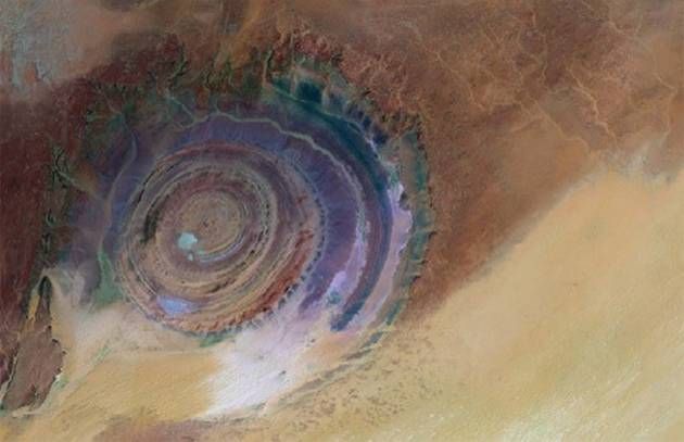 Глаз пустыни роли. Гуэль-Эр-ришат глаз Сахары. Ришат Мавритания. Ришат (глаз Сахары). Мавритания. Глаз Сахары из космоса.