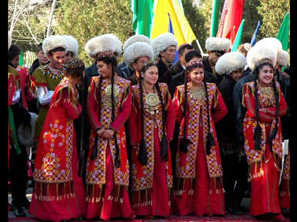 Сколько туркмен. Мангышлакские туркмены. Туркмения туркменки. Туркменистан Туркмен туркменка нация. Национальная одежда туркменов.