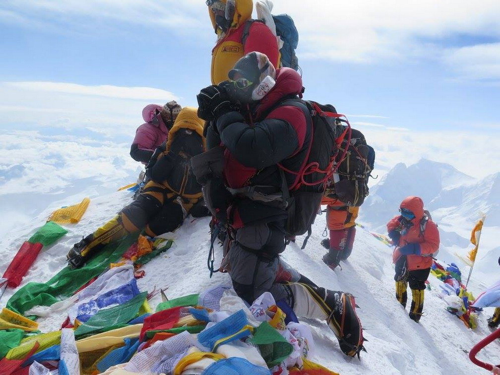 Сколько по времени подниматься на эверест. Эверест гора восхождение. Восхождение на Эверест 2023. Восхождение на Эверест фотоотчет.