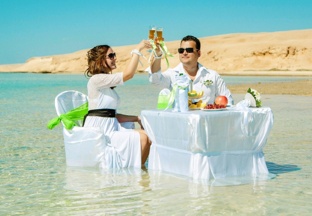 Бывший муж отдыхает. Свадебная церемония в Египте. Супруги на отдыхе. Развлечения с женой в Египте. Турагентство Египет.