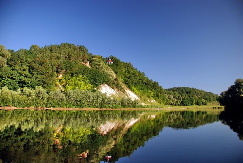 Река либо. Новгород Северский река Десна. Река Десна Новгород Северский район. Река Десна Киев. Новгород-Северский на берегу реки десны..