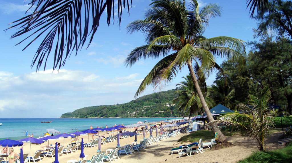 Веб камера реальное время пхукет карон. Пхукет Карон улицы. Karon Beach новый год. Пляж Карон онлайн. Фото улицы Карон Пхукет.