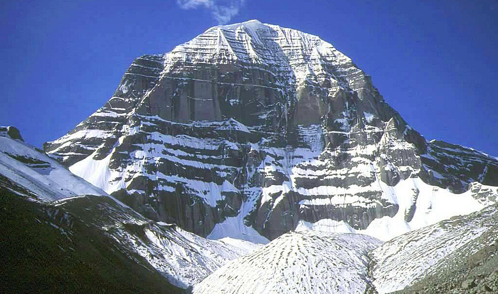 Secret mountain. Кайлас. Гора Кайлас фото. Гора Кайлас свастика фото. Свастика на Кайласе.