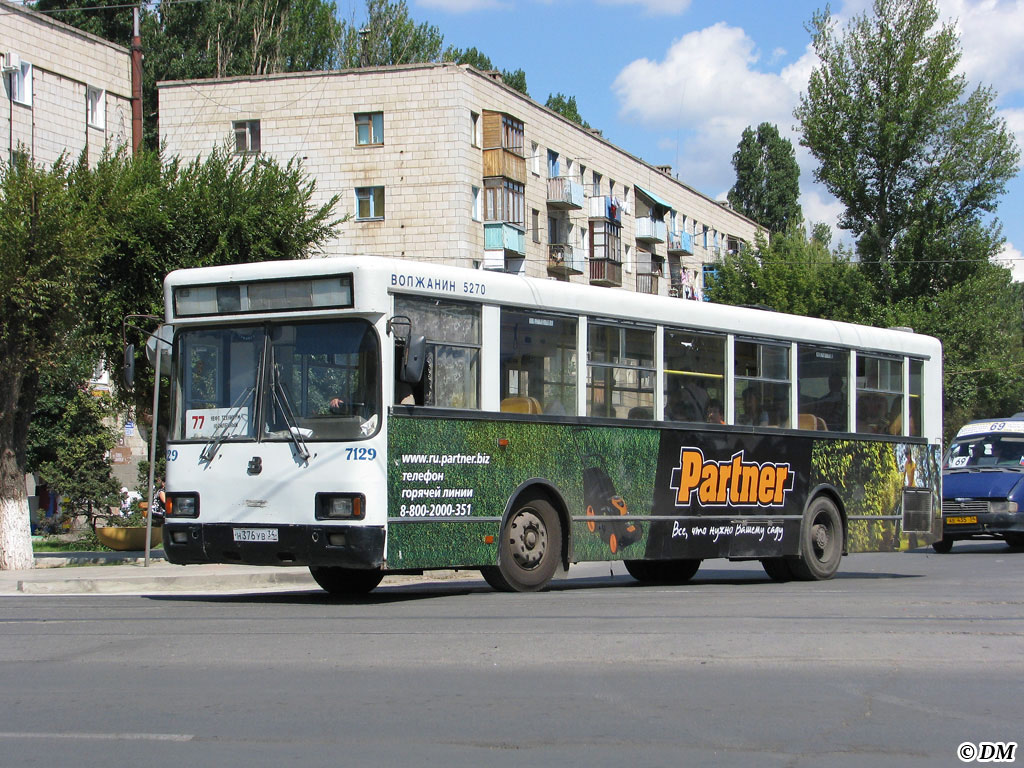 Маршрут 77 волгоград. Волжанин 5270 10 01. Автобусный парк Волгоград. Автобус Волжанин Волгоград. Волжанин автобус старый.