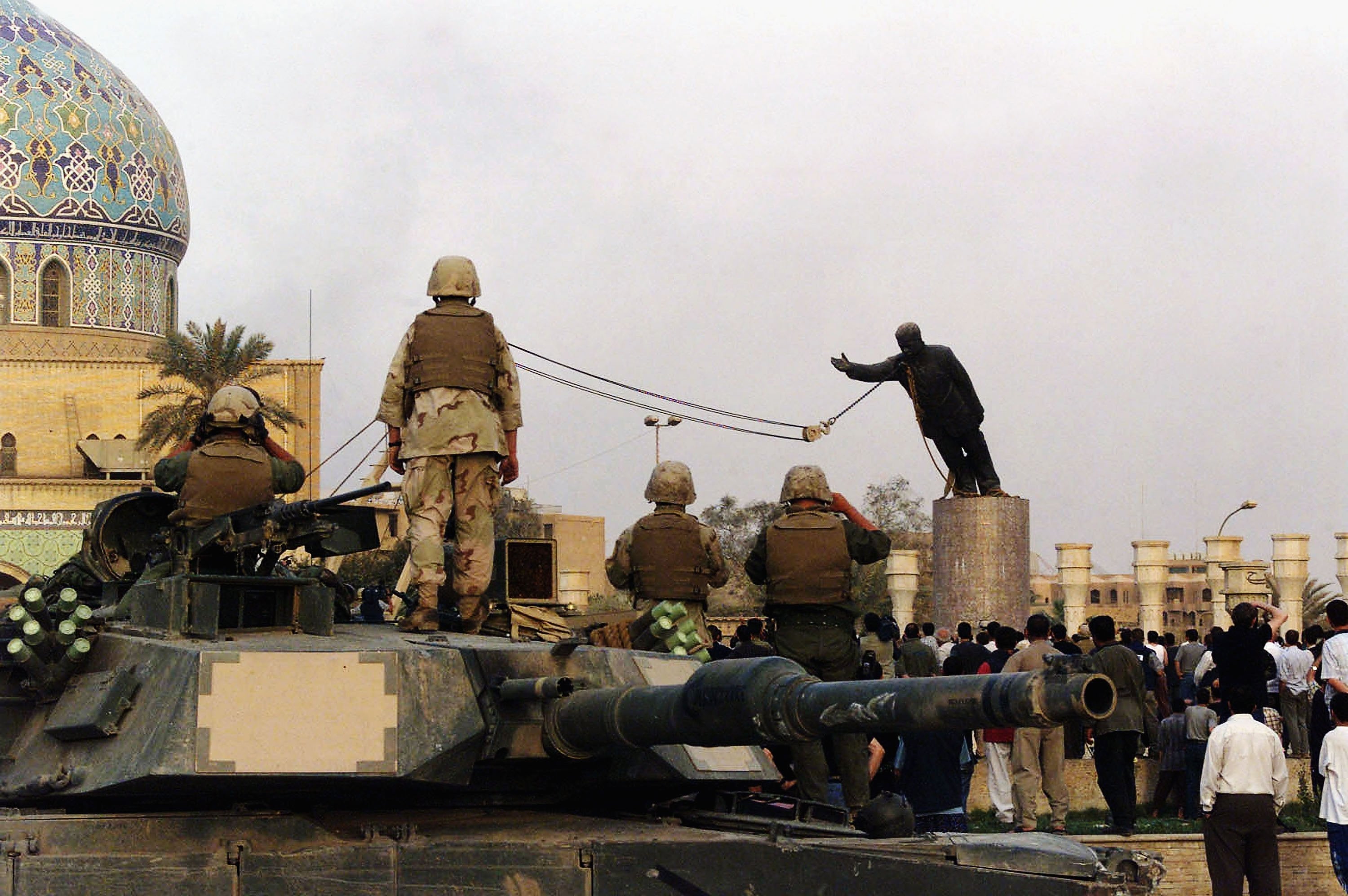 Операция против ирака. Армия Ирака Саддама Хусейна 2003. Ирак Багдад Саддам Хусейн.