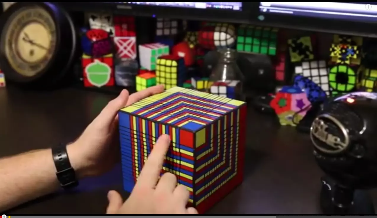 Кубик Рубика. Кубик Рубика картинки. Мировой рекорд по сборке кубика Рубика мегаминкс. Собирание кубика Рубика 50х50.