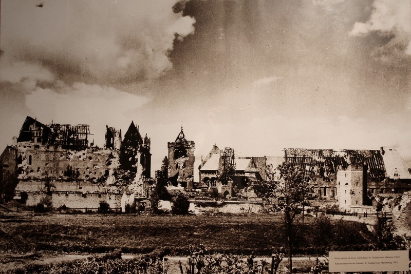 Руины Мальборкского замка, 1945 год