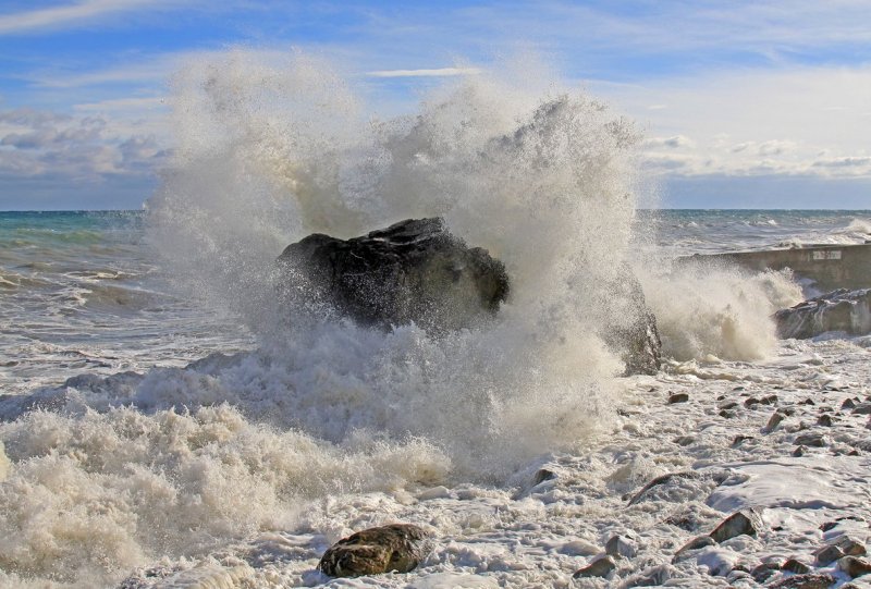 Волны в черном море