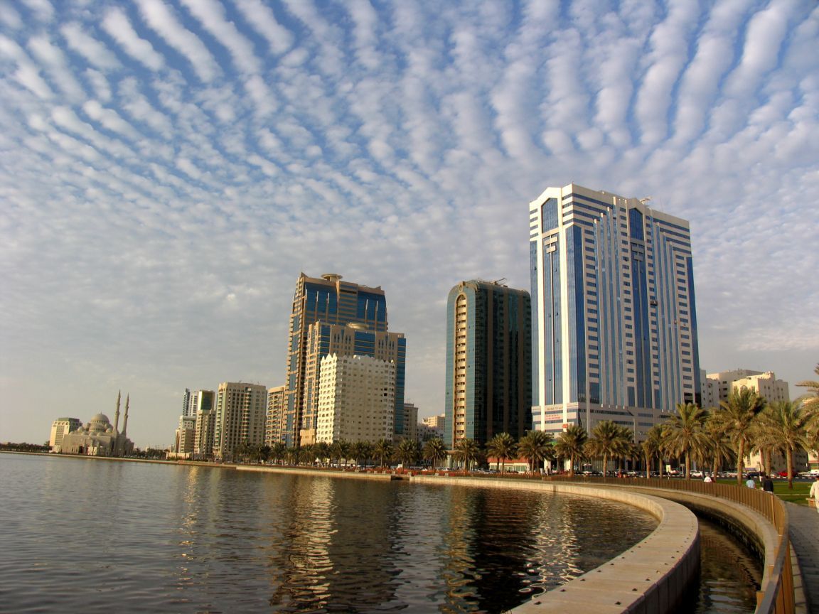 Вода в шардже. Dubai Sharjah. Шарджа Дубай фото. Крик Шарджа фото. Excursion in Dubai.