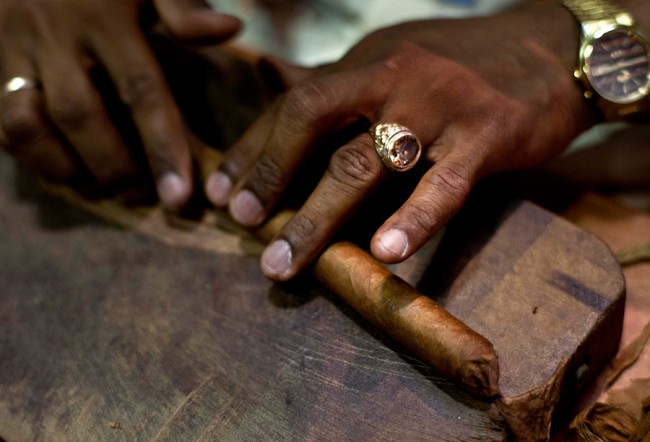 На сегодняшний день на Кубе производится около 80 марок сигар, которые продаются более чем в 150 странах мира