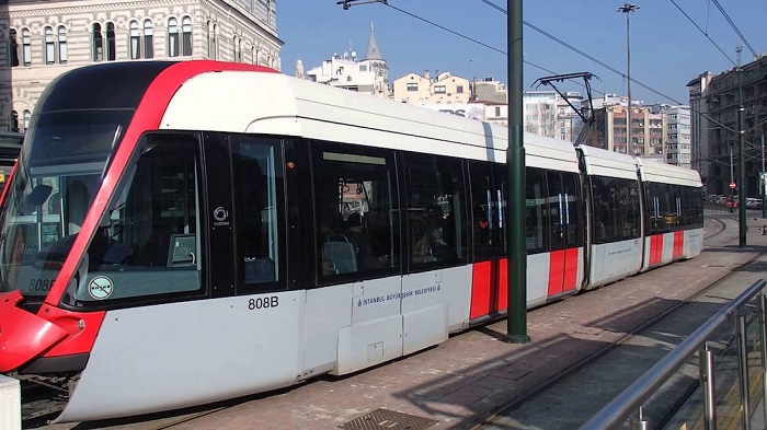 Современный трамвай Стамбула
