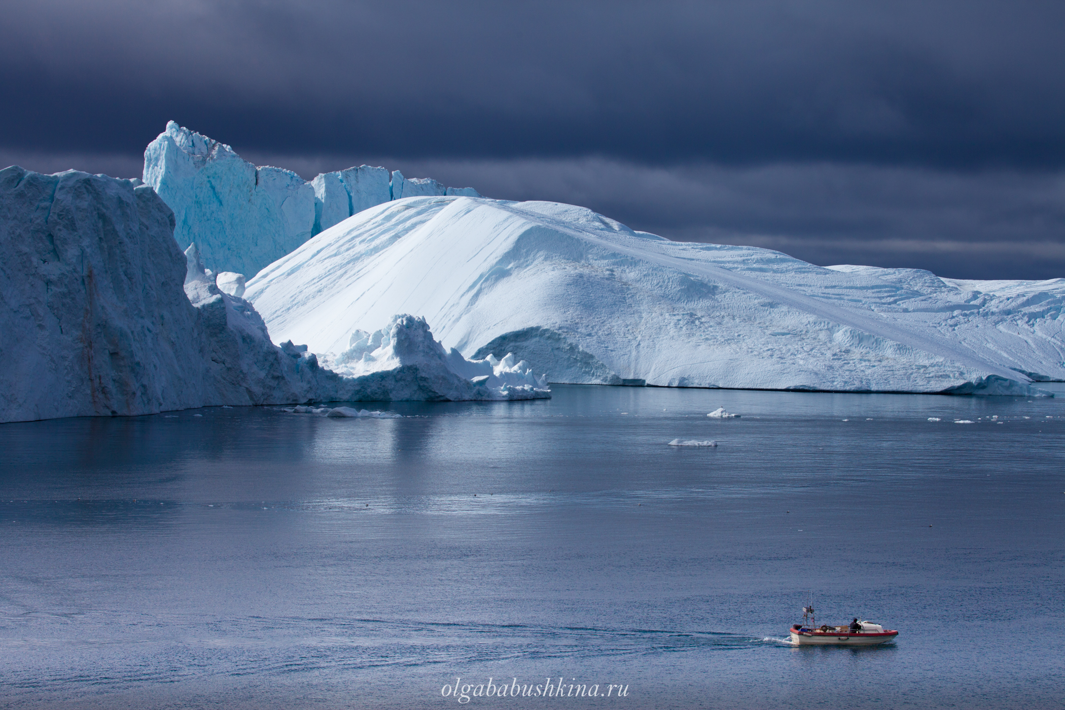 Какая территория гренландии. Ледник Илулиссат Гренландия. Гренландия (остров). Нортайс Гренландия. Гренландия остров на севере.