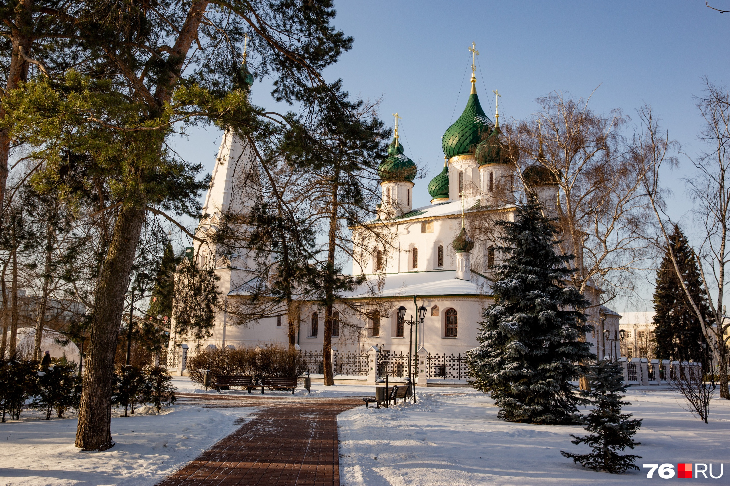 Где в ярославле можно. Красивые места в Ярославле для фотосессии. Тихие места в Ярославле. Фотогеничные места Ярославль. Живой источник Ярославль.