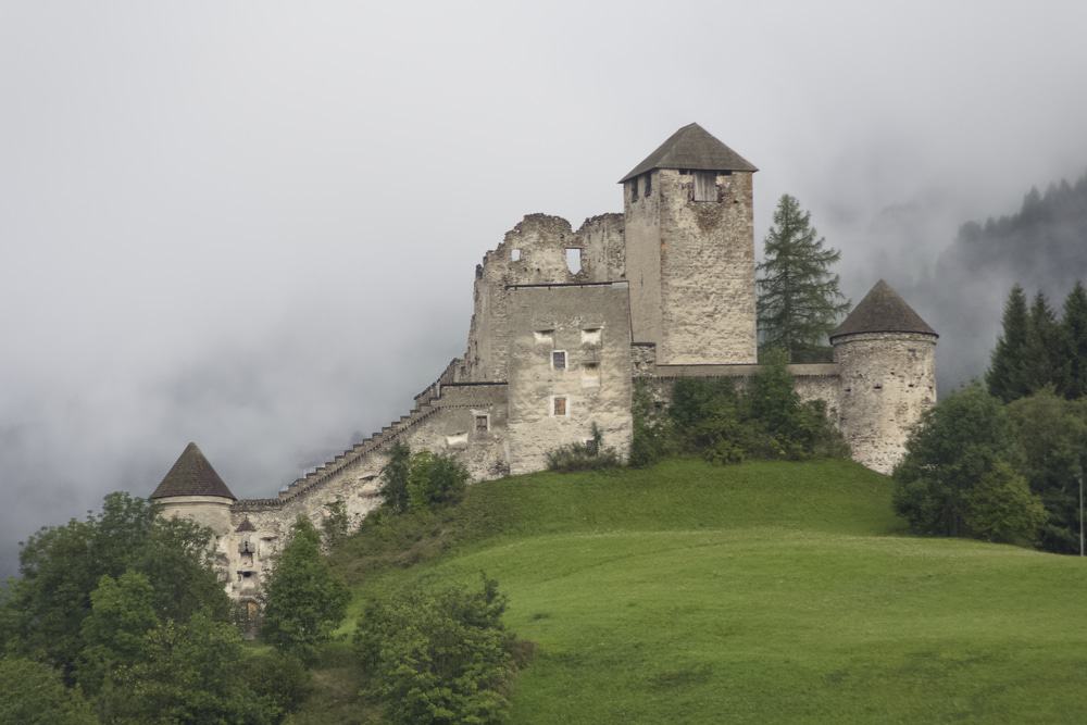 Heinfels Castle