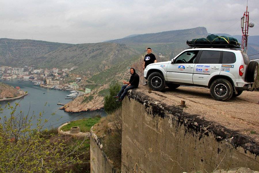 Нива в крыму. Автотуризм Крым. Путешествие в Крым на машине. Экспедиция в Крыму на машине. Красивые места в Крыму на машине.