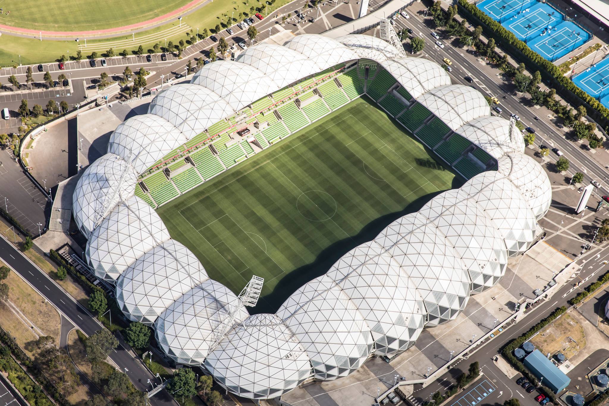 Известный стадион. Aami Park стадион. Стадион Мохаммед Бин Зайед. Стадион в Австралии Мельбурн Сити. Прямоугольный стадион в Мельбурне.