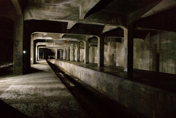 17.) Cincinnati’s Abandoned Subway (Ohio): There were plans to build a subway system in Cincinnati in the early 1900s. The city ran out of funding, but the tunnels that were constructed are still open beneath the city, a maze that is left to be explored.