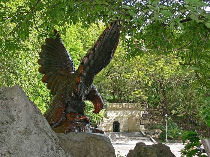 Орел в парке Ессентуков