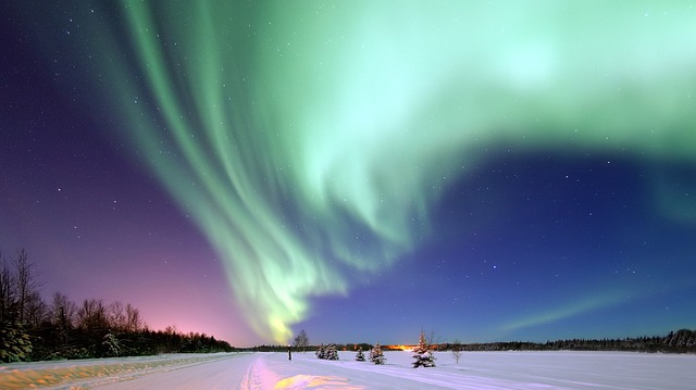 aurora-borealis-1181004_640.jpg