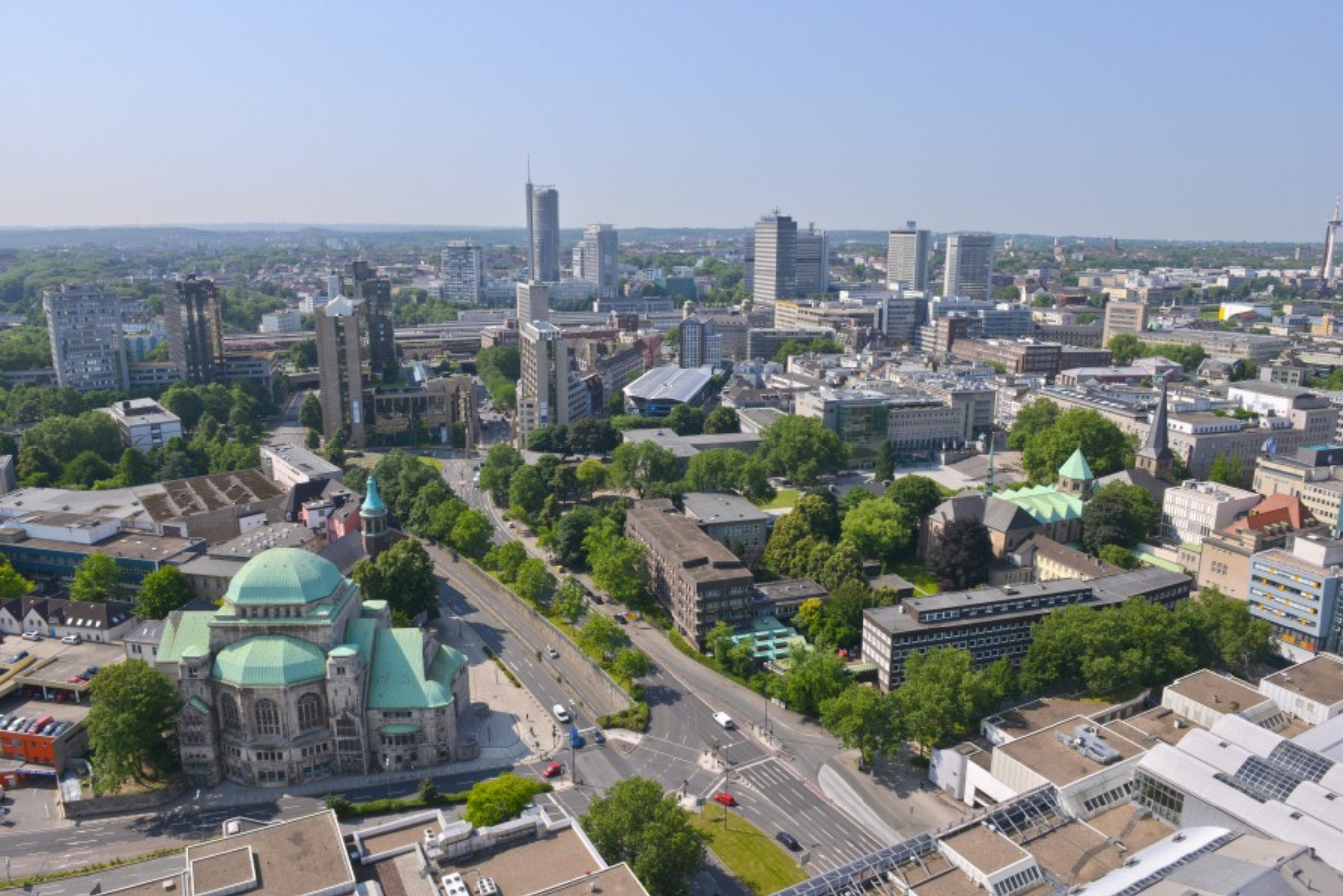 Essen germany. Эссен город в Германии. Эссен (город в ФРГ). Эссен Германия достопримечательности. Город Эссен Германия фото.