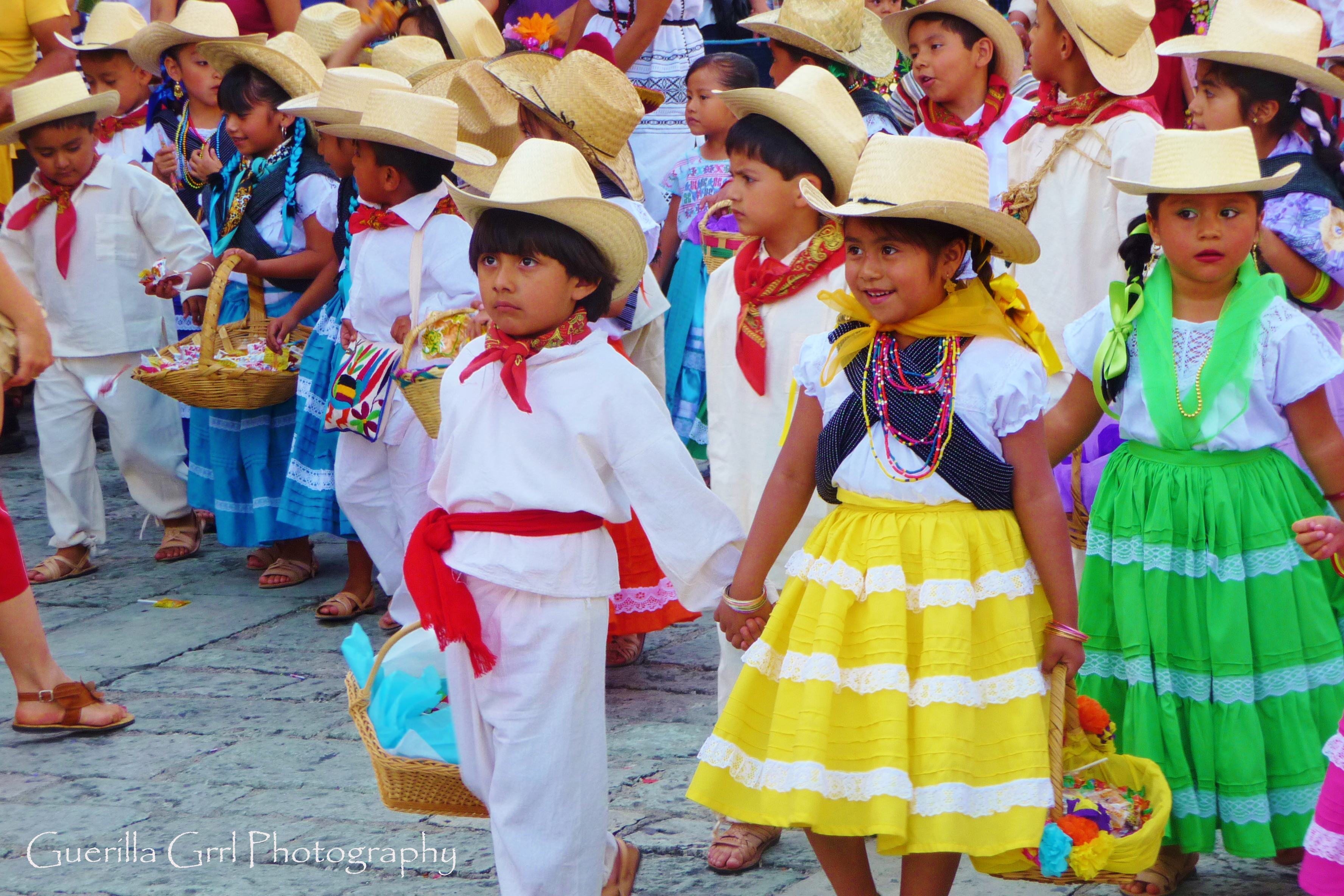 Народ мексики 5 букв. Мексиканцы народы Мексики. Мексиканцы монголоиды. Дети Мексиканцы. Мексиканские дети в национальном.