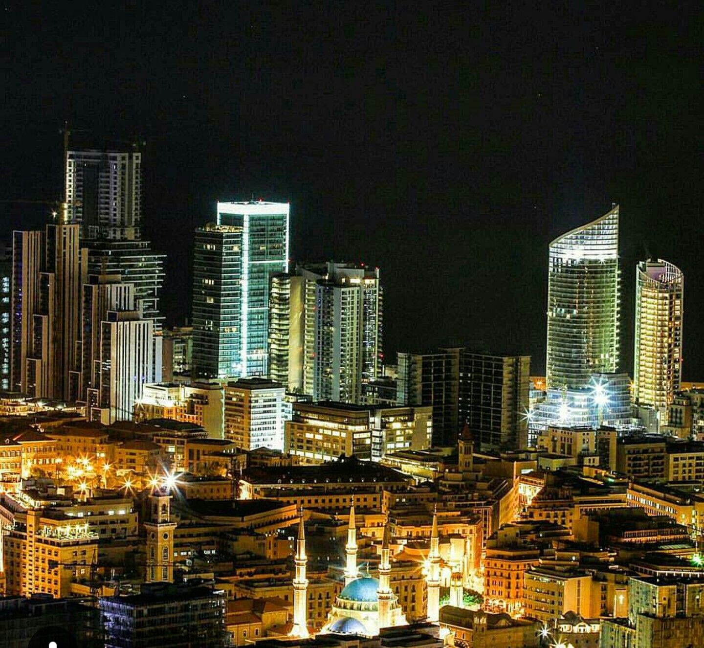 Бейрут сколько. Ночной Бейрут. Ливан Бейрут. Бейрут панорама. Ливан столица.