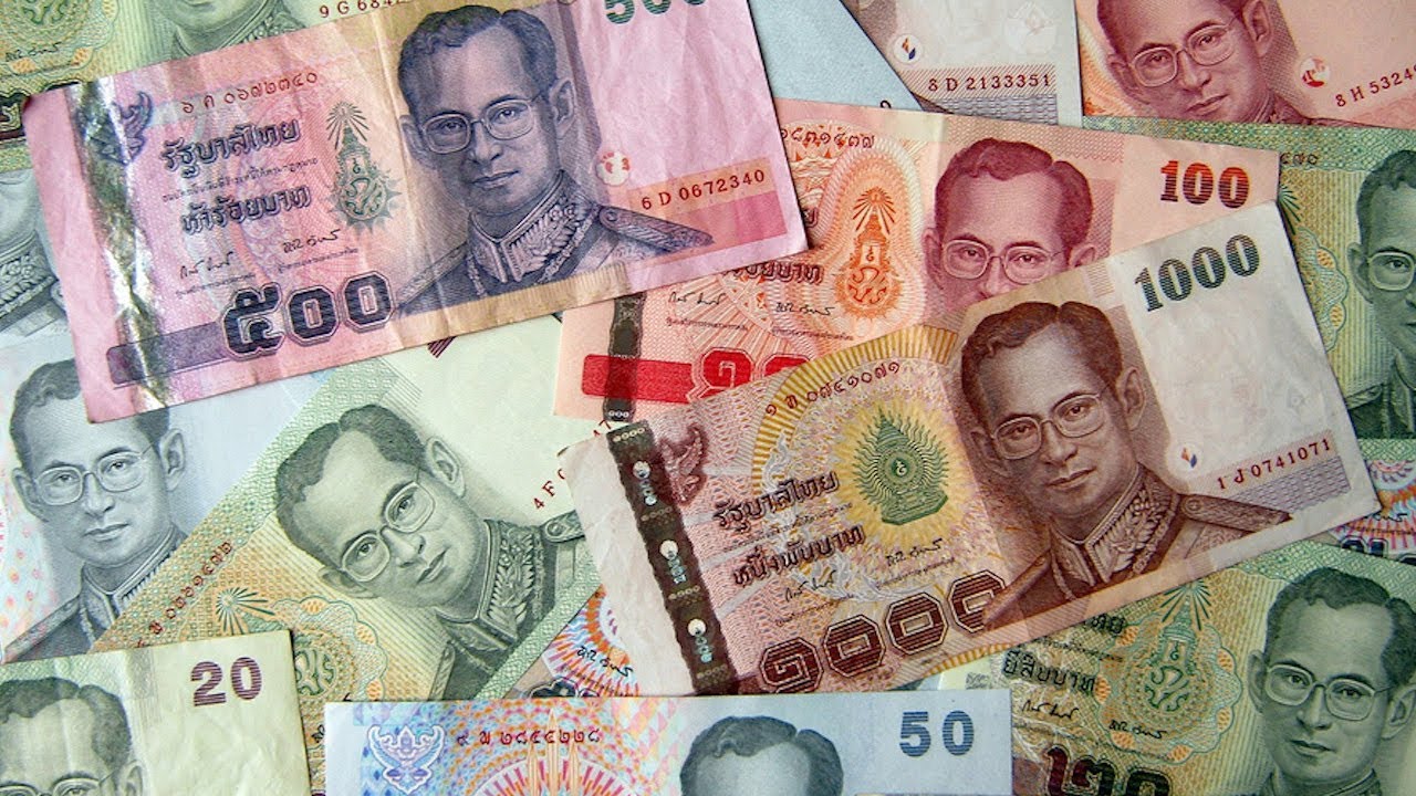 3 бата в рублях. Бат Тайланд к рублю. Валюта Тайланда. Тайланд валюта 1000. Долар старого образца в Тайланде.