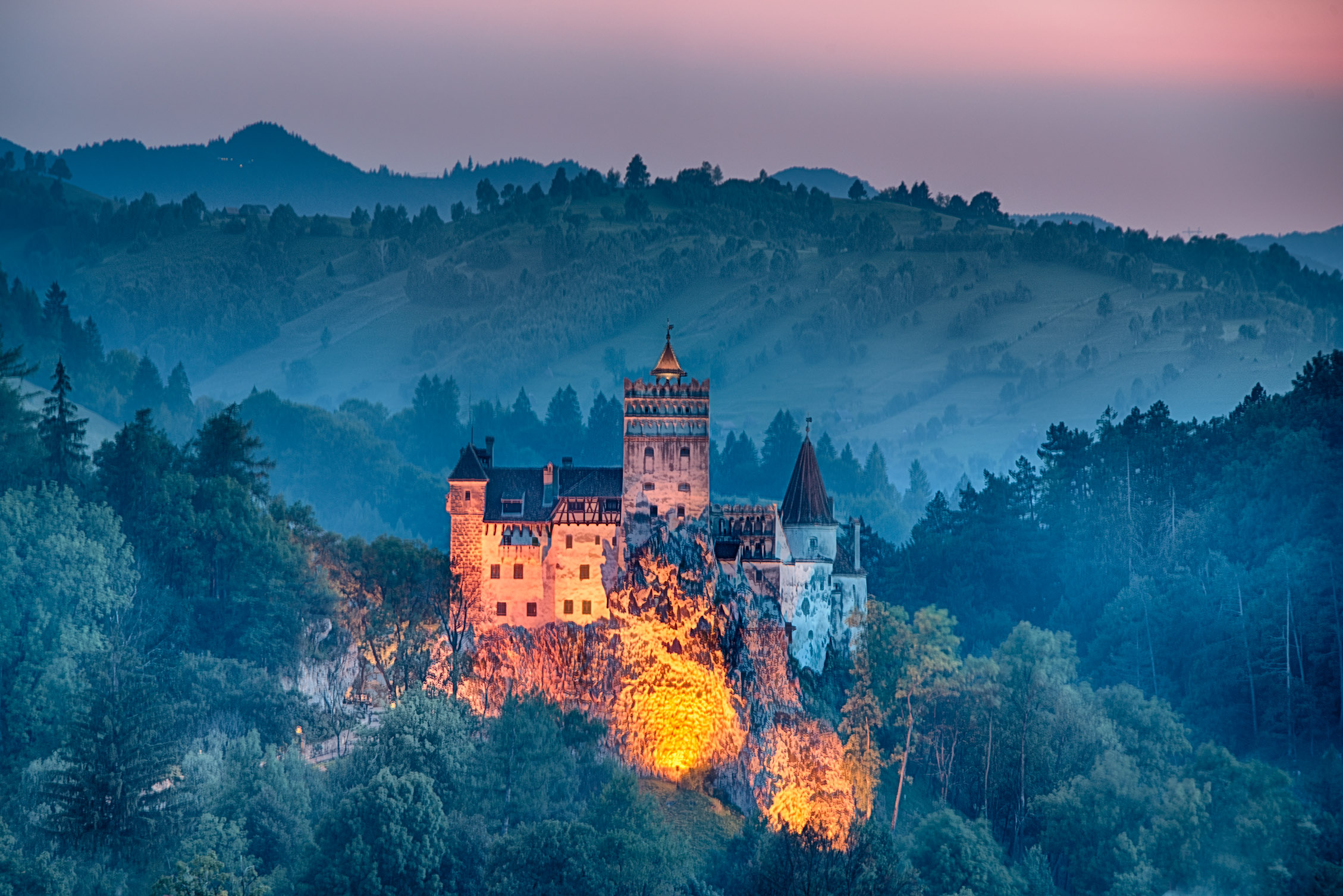 Vlad castle. Замок Дракулы в Румынии. Замок Дракулы (замок Бран). Трансильвания, Румыния. Замок Влада Цепеша в Румынии.