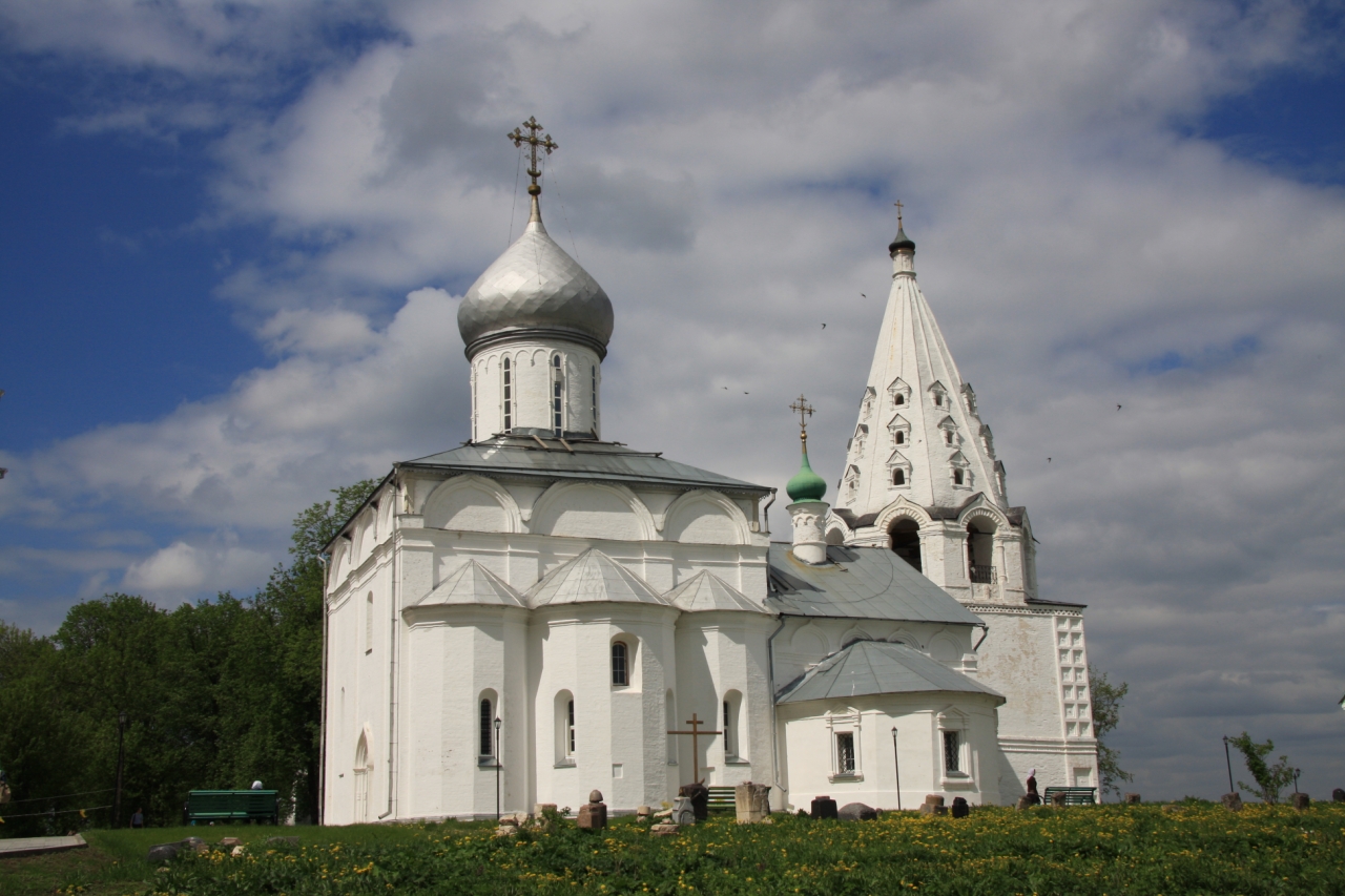 Сколько монастырей. Переславль Залесский древний собор. Переславль Залесский древний монастырь. Собор Рождества Богородицы Переславль Залесский. Троицкий собор (1530 г.)Даниловского монастыря в Переславле Залесском.