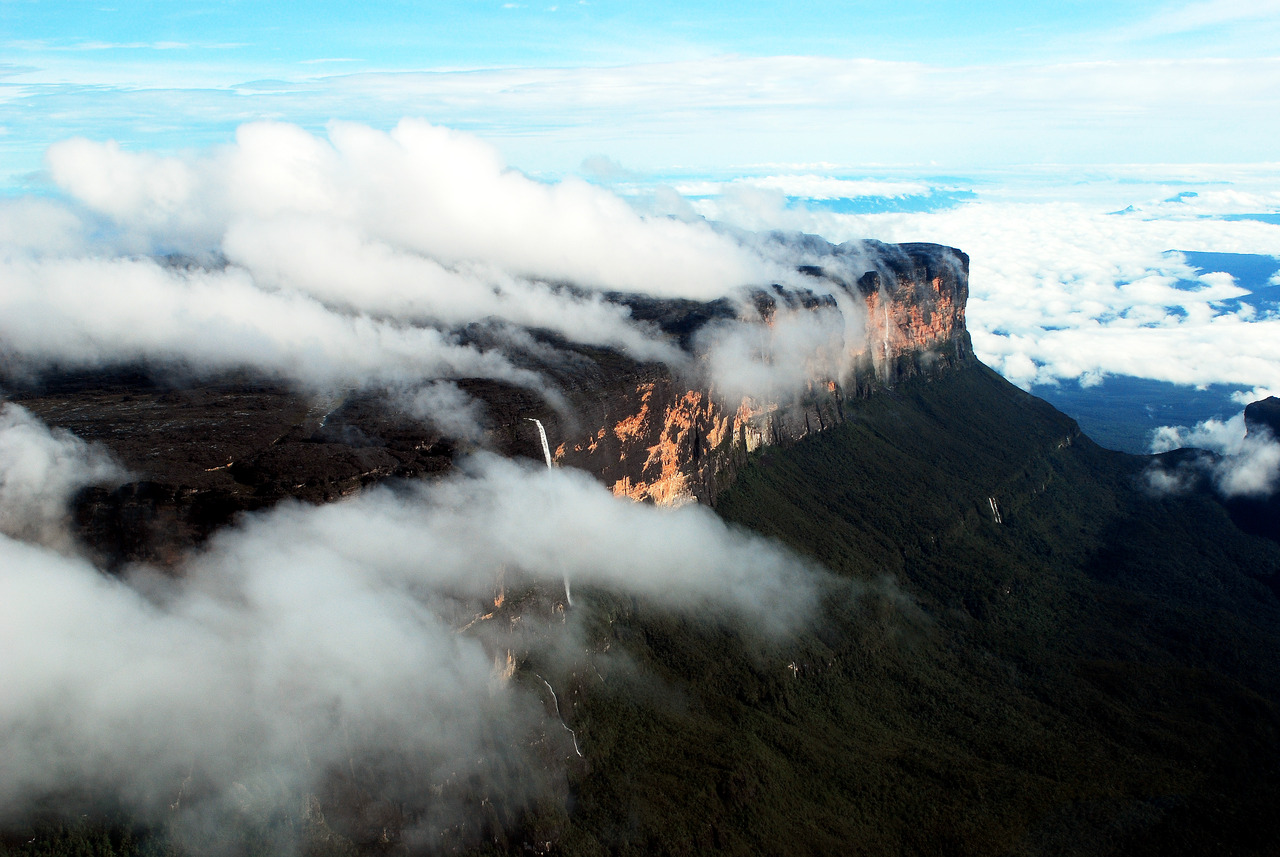 Рорайма - одно из самых впечатляющих мест на планете / Фото из Венесуэлы