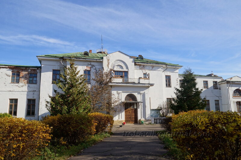 Усадебный дом, главный вход, Усадьба Любвино, Тучково
