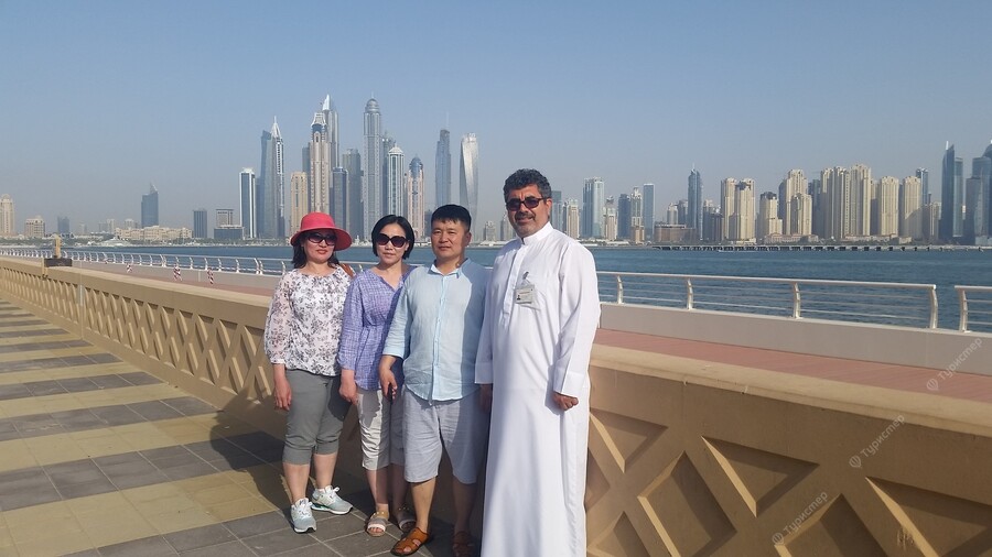 Летают ли в дубай сейчас. Российские туристы в ОАЭ. Обзорная экскурсия по Дубаю. Русские туристы в Дубае. Дубай для туристов 2022.