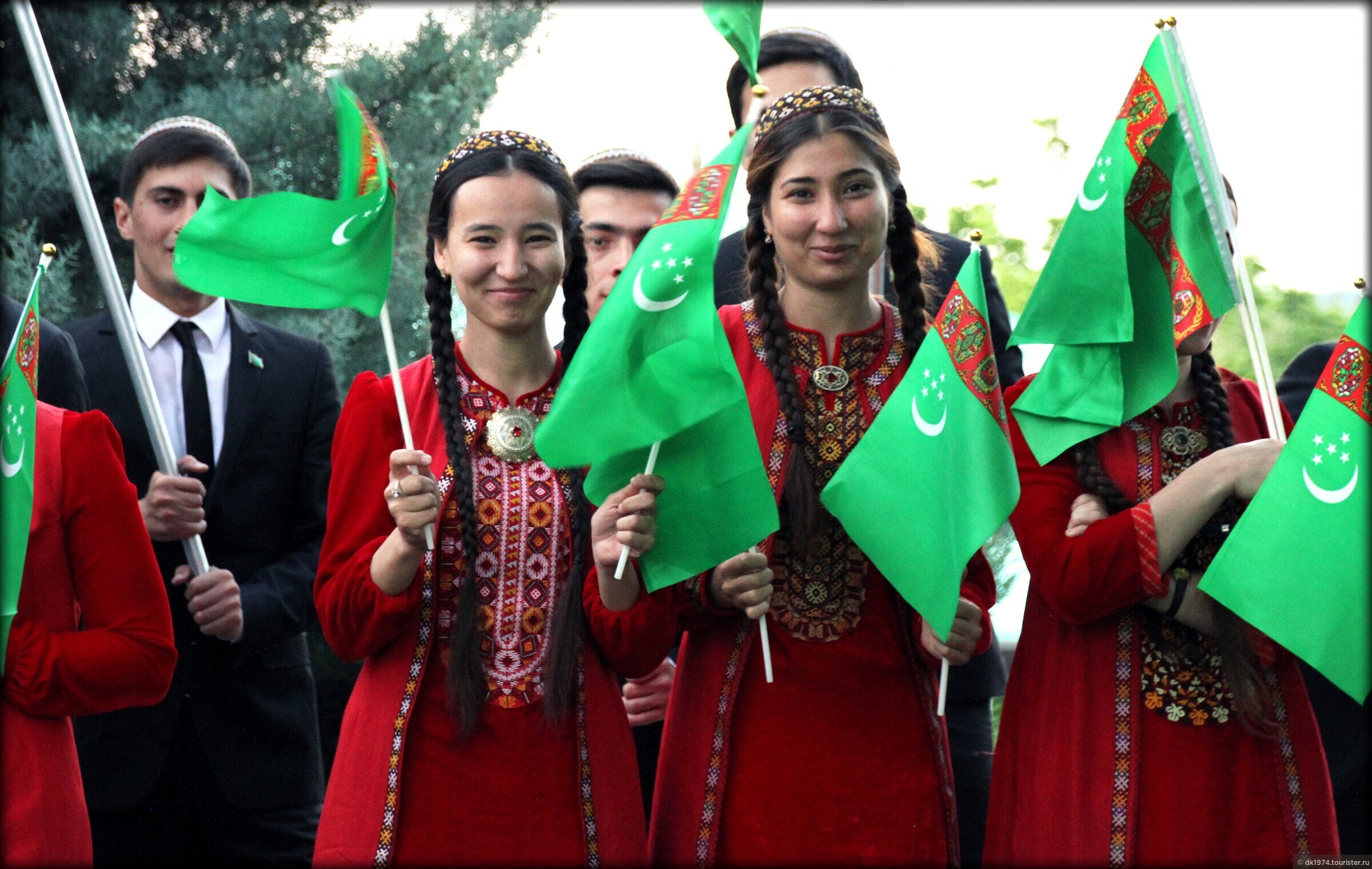 Туркмен туркменистан. Туркмения туркменки. Туркменистан Национальность туркмены. Народ туркмены Ашхабада. ИЧМЕК туркменский.