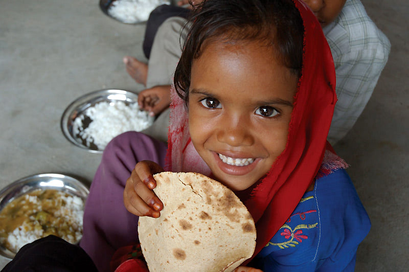 В школах Индии едят руками
