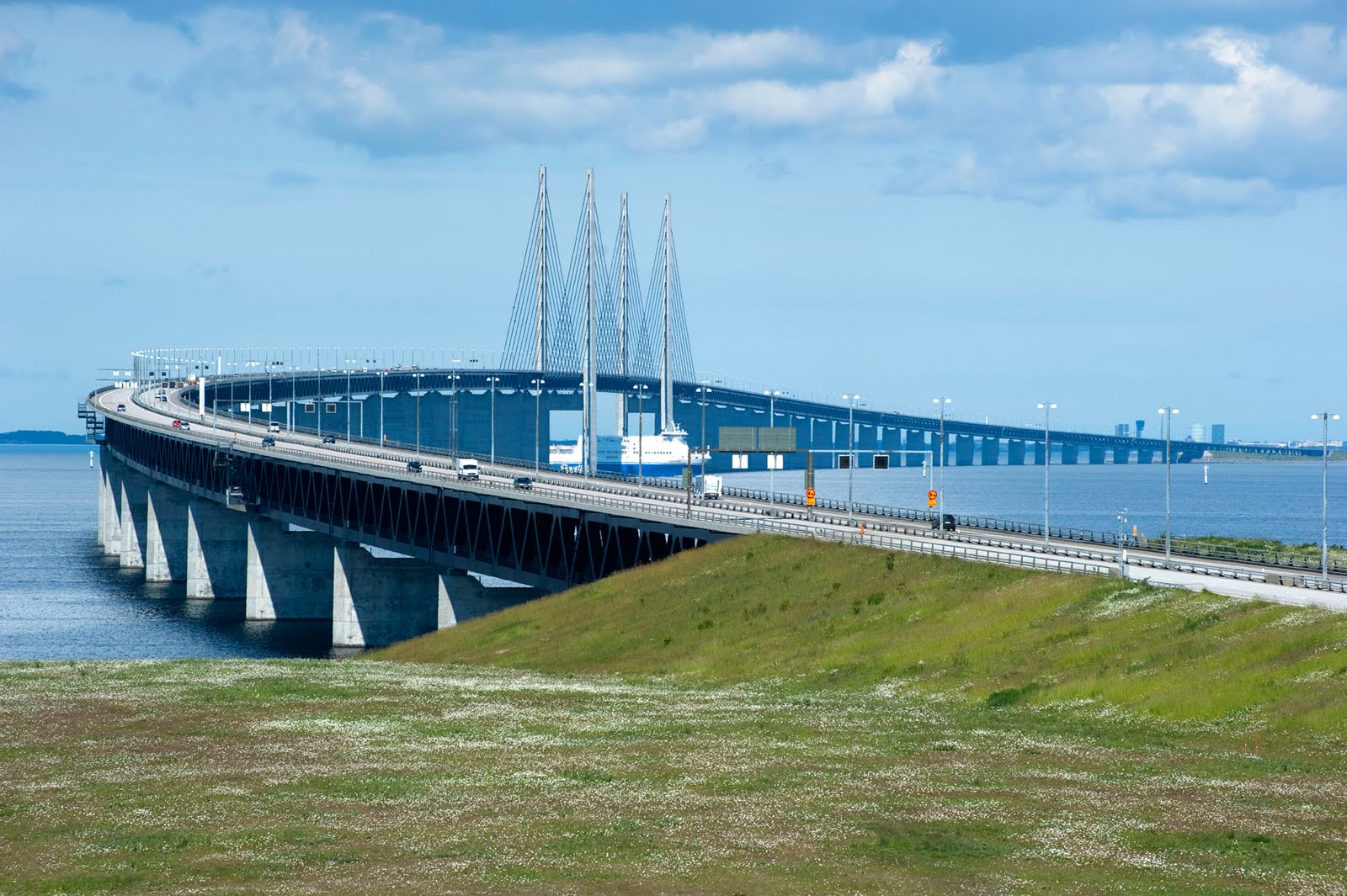 Эресуннский мост с шведской стороны