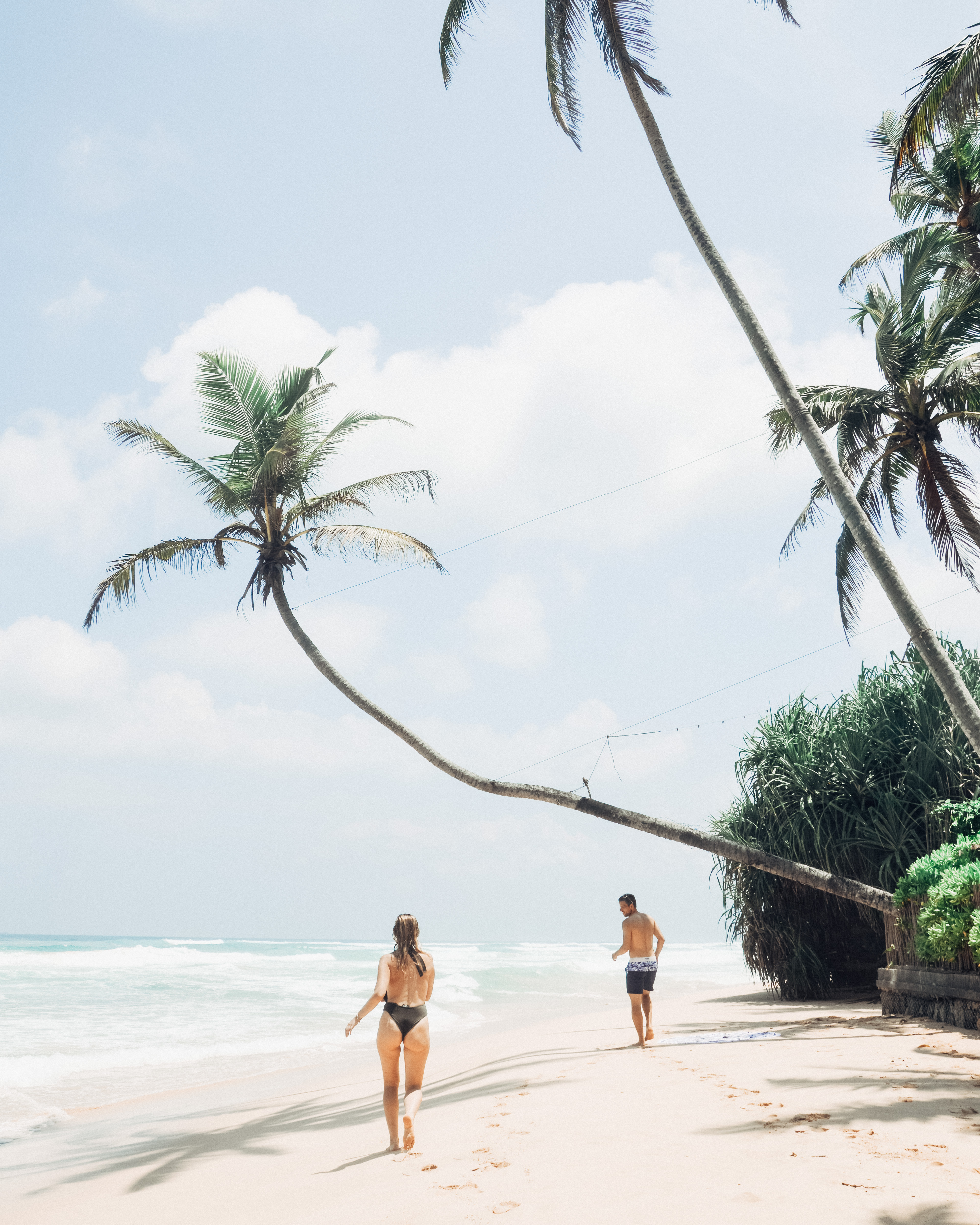Работать на шри ланке. Пляж Хабарадува Шри Ланка. Хиккадува Шри Ланка. Хиккадува пляж. Пляж Хиккадува Шри Ланка.