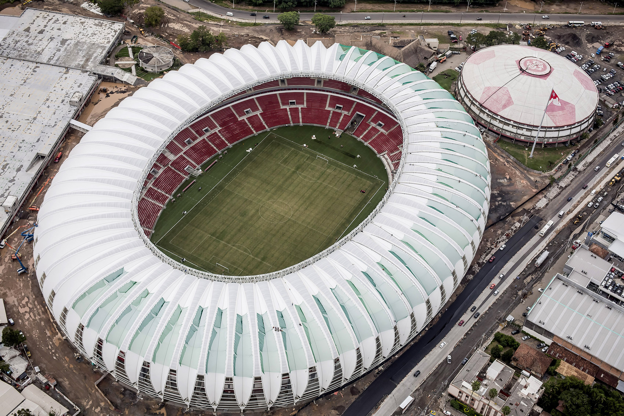 Форма стадиона имеет форму. Стадион Коринтианс Сан-Паулу ЧМ 2014. Арена Бейра Рио. Beira-Rio, Porto Alegre Stadium.