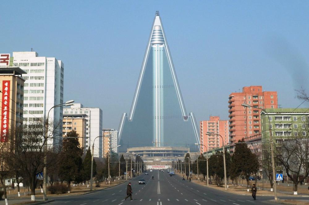 уникальные здания: Здание отеля Ryugyong (Рюгён) в Северной Корее