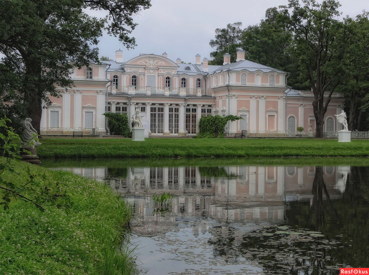 Ораниенбаум дворцово парковый. Антонио Ринальди. Китайский дворец (1762-1768 гг.) в Ораниенбауме. Антонио Ринальди дворец в Ораниенбауме. Ринальди китайский дворец в Ораниенбауме. Китайский дворец Антонио Ринальди.