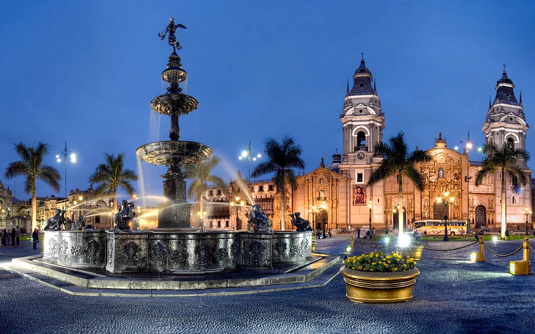 Capital of peru. Plaza de Armas Лима. Plaza mayor, Lima. Площадь оружия Лима. Перу, Лима, Ате, Саламанка.