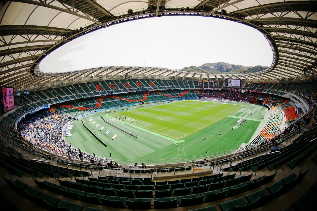 Посещают стадион. Shizuoka Stadium ECOPA. Стадион Экопарк Сидзуока. Футбольные стадионы в Японии. Стадион Шизуока в Японии.