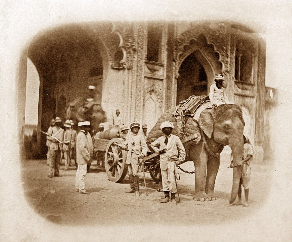 Индия и великобритания. Британская Индия 1857. Британские колониальные войска в Индии 19 век. Верещагина "расстрел сипаев". Индия колония Великобритании 19 век.