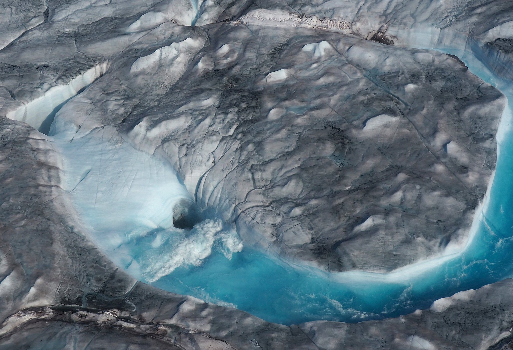 Ледовая река. Ледяной каньон Гренландия. Ледники Гренландии 2021. Таяние ледников в Гренландии. Гренландия тает 2020.