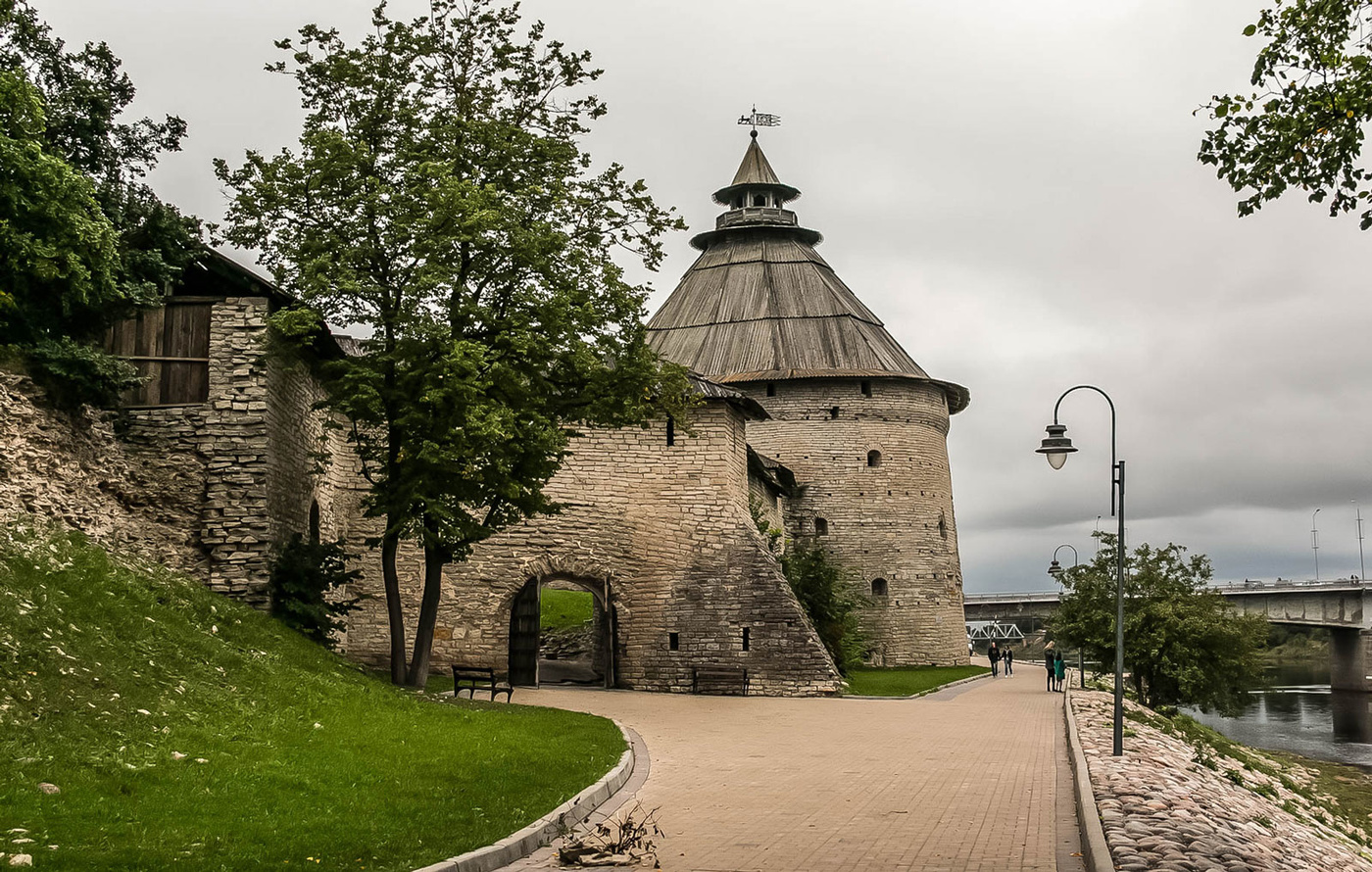 Псковские города. Башни Пскова. Псков Кремль.