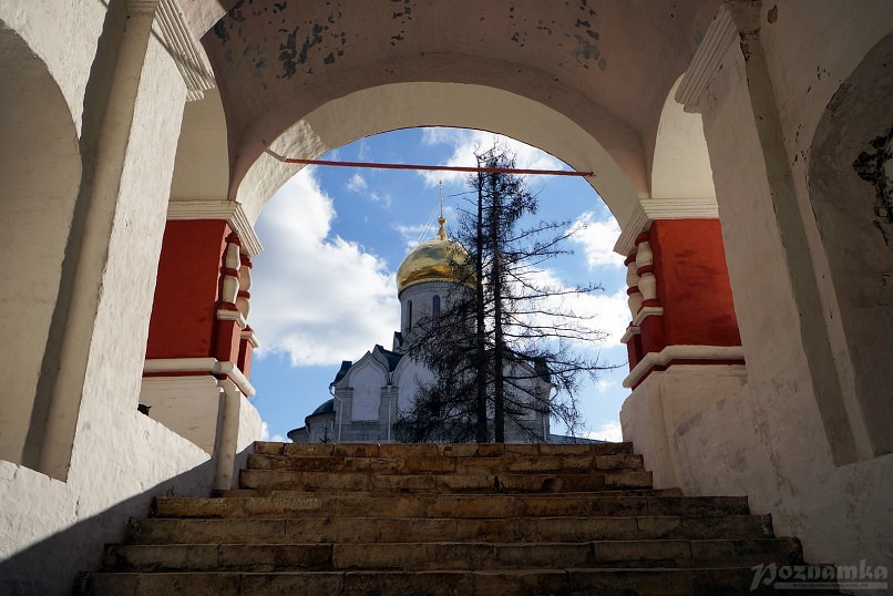 Храм Троицы Живоначальной в Звенигороде